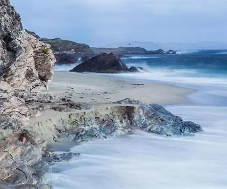 The Beach, Days Bar And Panzió Inishbofin