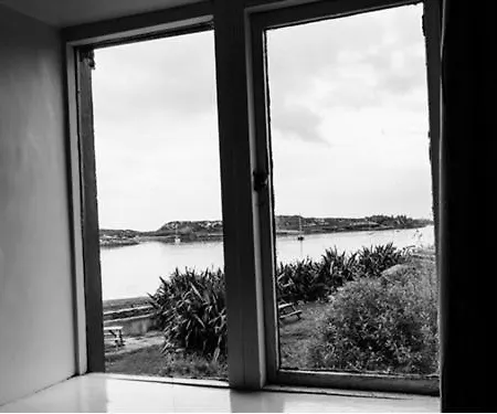 The Day's Bar & Panzió Inishbofin