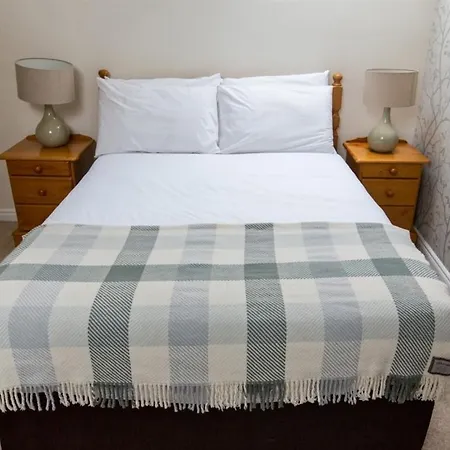 The Beach, Days Bar And 3* إينشبوفين