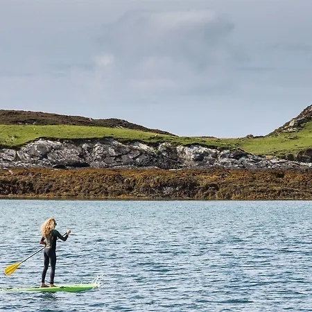 The Beach, Days Bar And إينشبوفين