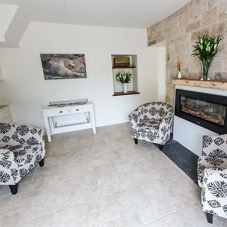 The Beach, Days Bar And 3*